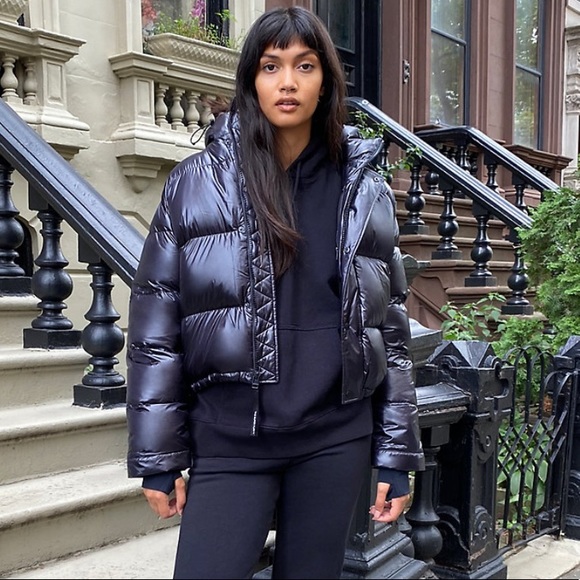 Aritzia TNA Super Puff XS Black Gloss - Picture 3 of 3